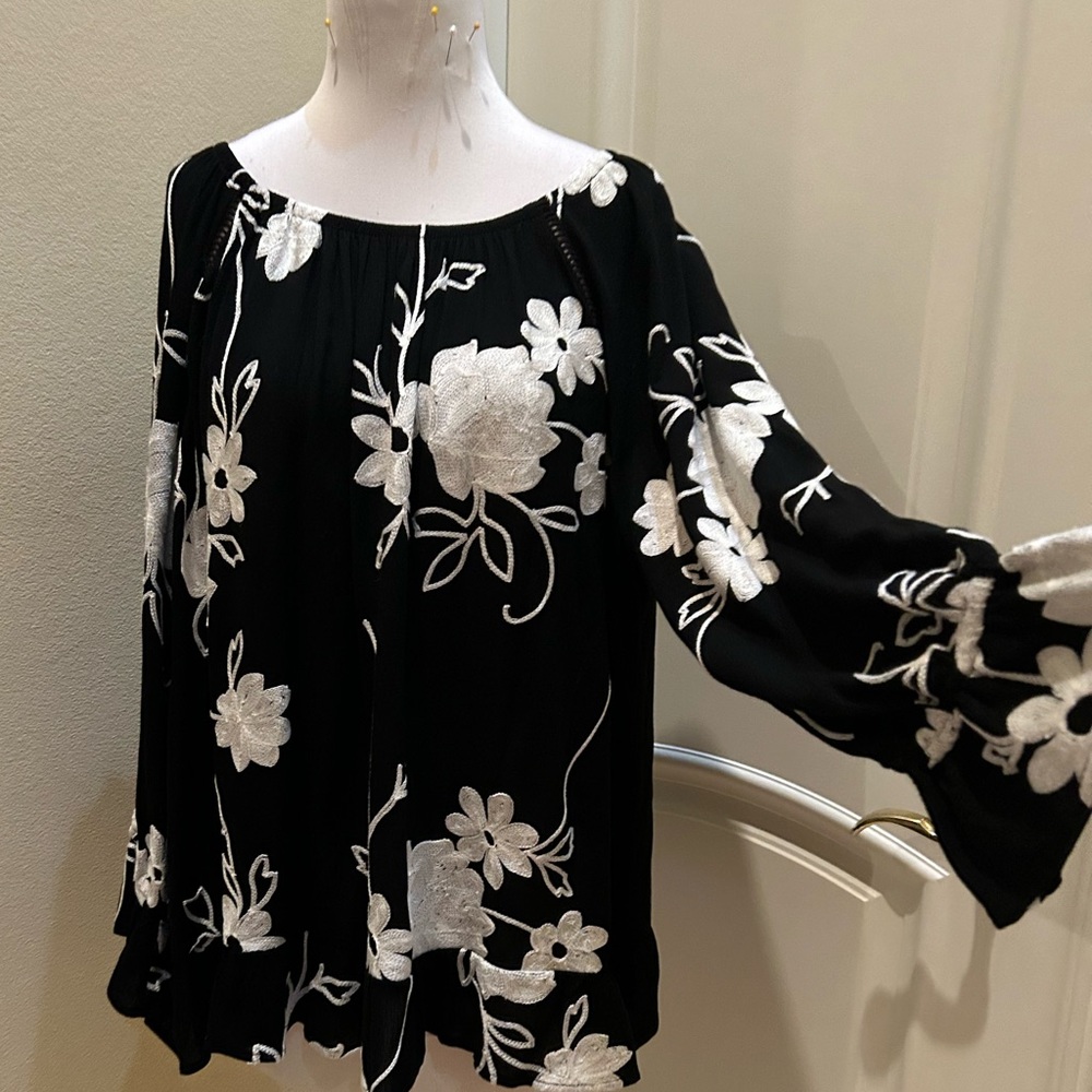 Embroidered black and white top